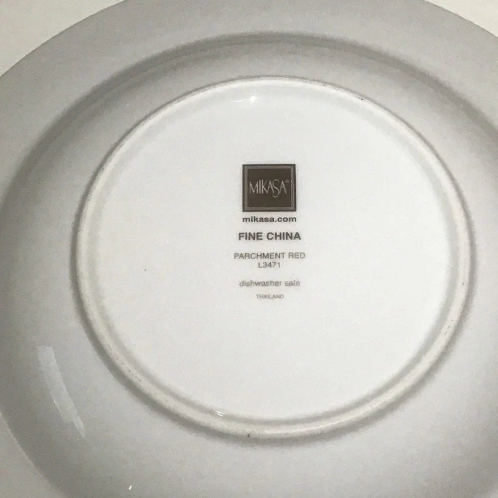 Mikasa Parchment Red‎ Fine China Rimmed Soup Bowls L3471 Set of 3 Gold Scroll